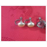 (FS) 2 Pair of Vintage Screw Back S...