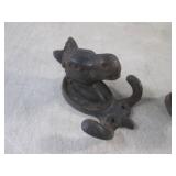 (EC1) 2 Vintage Cast Iron Horse Hea...