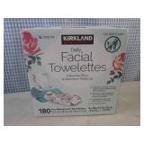 (CS) Box of 180 Facial Towelettes...