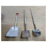 3 Shovels