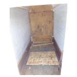 2 Man Spear House/Fish House