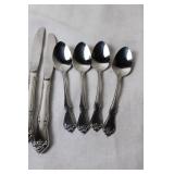 Silver-Plated Flatware Set with Floral Design - 24 Pieces