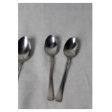 Set of Stainless Steel Cutlery - 16 Pieces