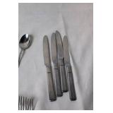 Set of Stainless Steel Cutlery - 16 Pieces