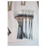 Set of Stainless Steel Cutlery - 16 Pieces