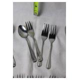 Set of 32 Stainless Steel Utensils - Jefferson Manor Collection