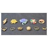 Collection of Vintage Brooches and Rings (approx sz 8) Gemstones