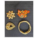 Set of Vintage Jewelry Including Gold-Tone Necklace and Brooches - display not inc