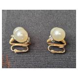 VTG Expandable Faux Pearl & Gold Tone Bracelet w Matching Earrings