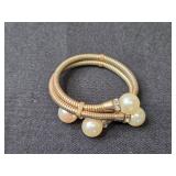 VTG Expandable Faux Pearl & Gold Tone Bracelet w Matching Earrings
