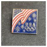 Vintage Collection of Assorted USA Themed Pins and Badges