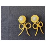 Set of Kapalua Bay Brooches and Decorative Clip-On Earrings