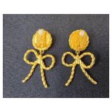 Set of Kapalua Bay Brooches and Decorative Clip-On Earrings