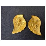 Set of Kapalua Bay Brooches and Decorative Clip-On Earrings