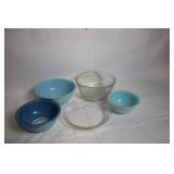Set of 5 Vintage Mixing and Serving Bowls in Blue and Clear Glass