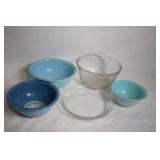 Set of 5 Vintage Mixing and Serving Bowls in Blue and Clear Glass