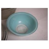 Set of 5 Vintage Mixing and Serving Bowls in Blue and Clear Glass