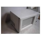 Magic Chef 0.7 cu. ft. 700 Watts Microwave Oven Model MCD770RW
