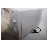 Magic Chef 0.7 cu. ft. 700 Watts Microwave Oven Model MCD770RW