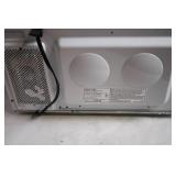 Magic Chef 0.7 cu. ft. 700 Watts Microwave Oven Model MCD770RW