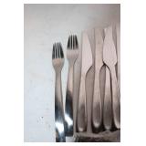 Stainless Steel Flatware Set - 48 Pieces