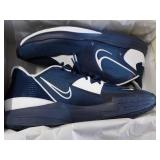 Kyrie Irving size 16.5 C Tennis Sho...