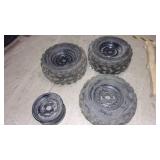 3 tires 4 rims look to be off a sid...