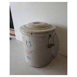 Gorgeous Red Wing Union Stoneware Co. Crock #6 w/ Lid  Beautiful With Wood Handles