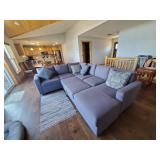 Beautiful Sectional Couch in Great Solid Condition