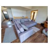 Beautiful Sectional Couch in Great Solid Condition