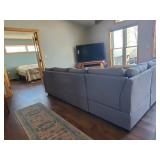 Beautiful Sectional Couch in Great Solid Condition
