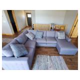 Beautiful Sectional Couch in Great Solid Condition