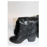 Pair of Black Ankle Boots with Chunky Heels - Size 8