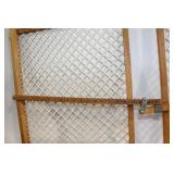 Expandable Wooden Baby Gate with Lattice Design