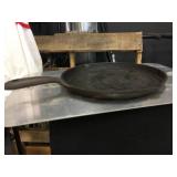 Vintage Cast Iron Wagner "Shallow Skillet" - 1098