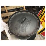 Amazon Basics Cast Iron Footed Camp Kettle/Pot