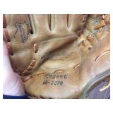 (2) Regent - Bobby Shantz - Lyman Bostock Youth Gloves