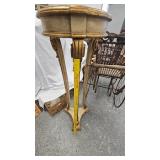 Willow Buggy and Pedastal