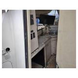 1996 Bayliner Avanti 3258 Command Bridge