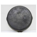 Nice Lot of 5 Vintage WAGNER Cast Iron SKillets