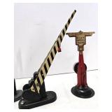 Lot of 4 Larger Size Old Vintage American Flyer ets Train Accessories Signals Gates