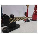 Lot of 4 Larger Size Old Vintage American Flyer ets Train Accessories Signals Gates