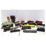 Large Estate Lot of Old Vintage AMERICAN FLYER Trains & Accessories