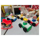 Very Nice Large Estate Lot of Fisher Price Little People Playsets Figures & Accessories