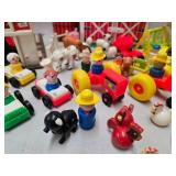Very Nice Large Estate Lot of Fisher Price Little People Playsets Figures & Accessories