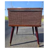 Mid Century MAGNAVOX Turntable Stereo Console Cabinet