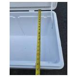 Very Nice Clean LARGE Rubbermaid Cooler & Water Dispenser Jug