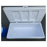 Very Nice Clean LARGE Rubbermaid Cooler & Water Dispenser Jug