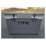 Excellent Like-New ARTIC Cooler w/Divider & Tray