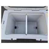 Excellent Like-New ARTIC Cooler w/Divider & Tray